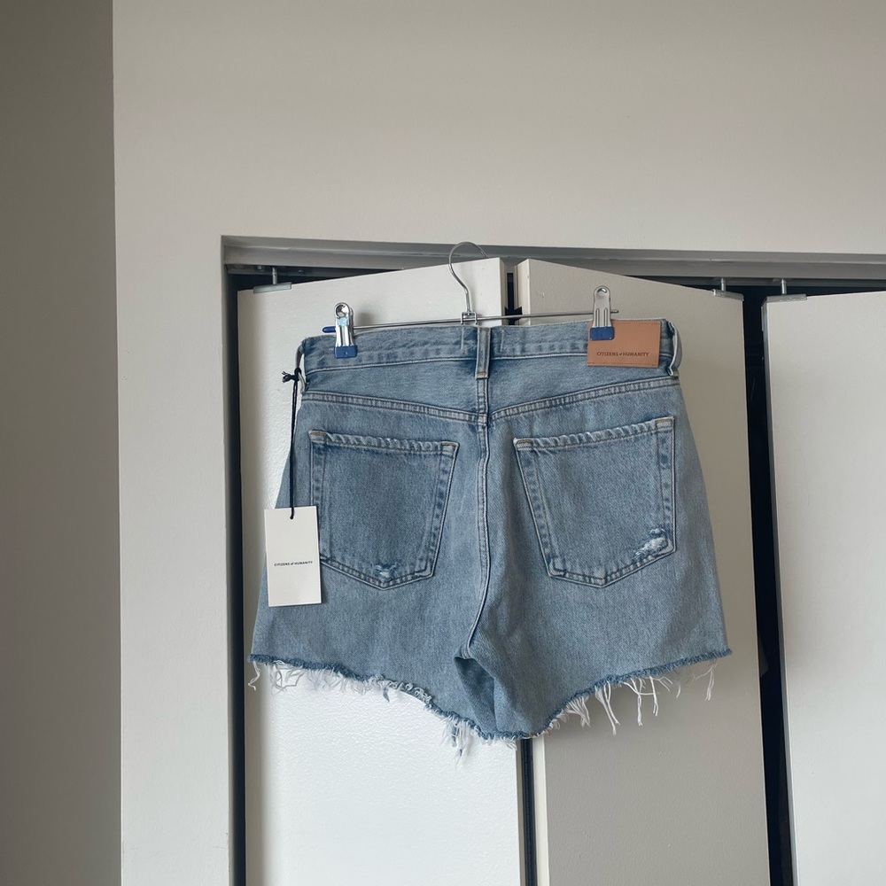 BNWT Citizens of Humanity Annabelle distressed denim shorts Size 26